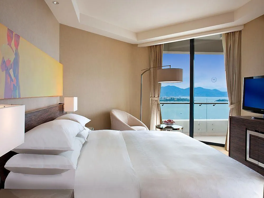 Sheraton Nha Trang Hotel & Spa 5*,