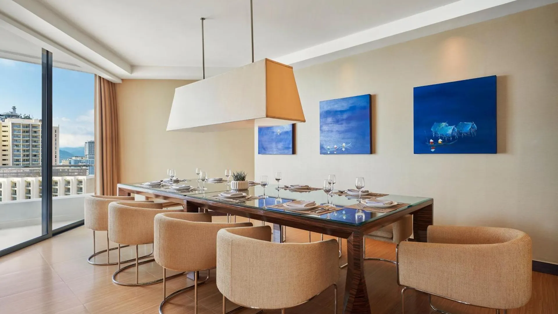 Sheraton Nha Trang Hotel & Spa 5*,