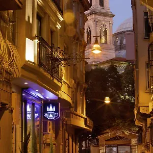 https://the-trinity.istanbul-turkeyhotels.com