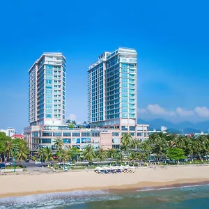 Отель Diamond Bay, Нячанг